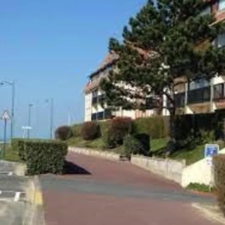 Апартаменты Appartement Renove 2 Pieces Avec Loggia Vue Mer Et Parking A Villers-Sur-Mer - Fr-1-712-7