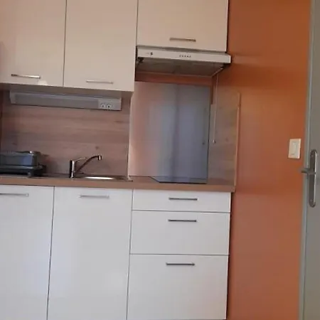 Appartement Renove 2 Pieces Avec Loggia Vue Mer Et Parking A Villers-Sur-Mer - Fr-1-712-7