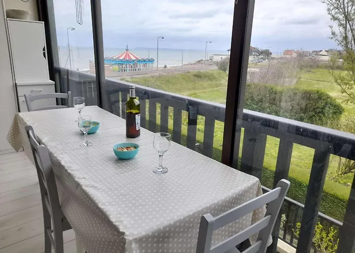 Appartement Renove 2 Pieces Avec Loggia Vue Mer Et Parking A Villers-Sur-Mer - Fr-1-712-7 דירה *